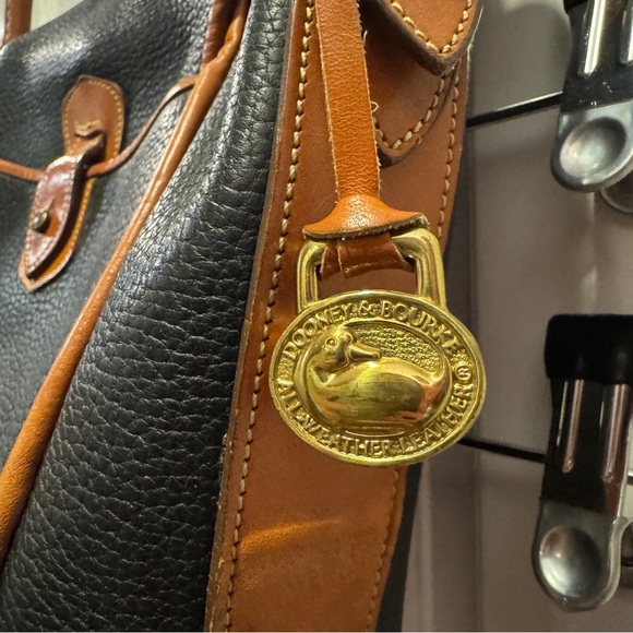 Dooney & Bourke All Weather Leather Collection: Dover Carrier Bag Vintage - Picture 8 of 15